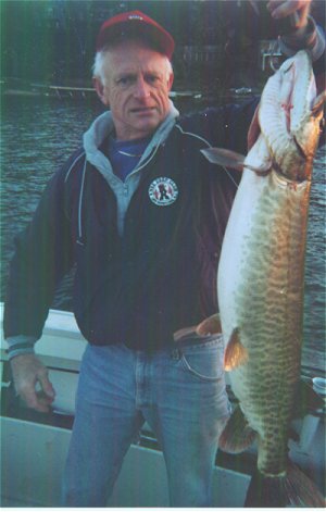 Joe Tekula's 39 inch muskie
